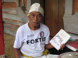 Ketut Liyer, the real life man from the novel/movie Eat, Pray, Love